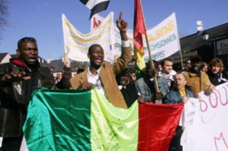 Mali : Les cartes Nina, les omis du Ravec, le candidat de la junte et lÂ’éventualité dÂ’une fraude massive organisée